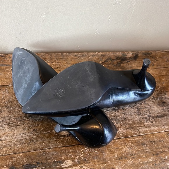 Nine and Co Black Patent Leather Classic Pumps Size 8 - Picture 4 of 7